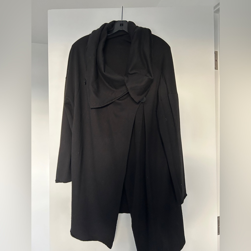 Carla Carini Black Draped Collar Lightweight Coat (Made in Italy, Size 48)